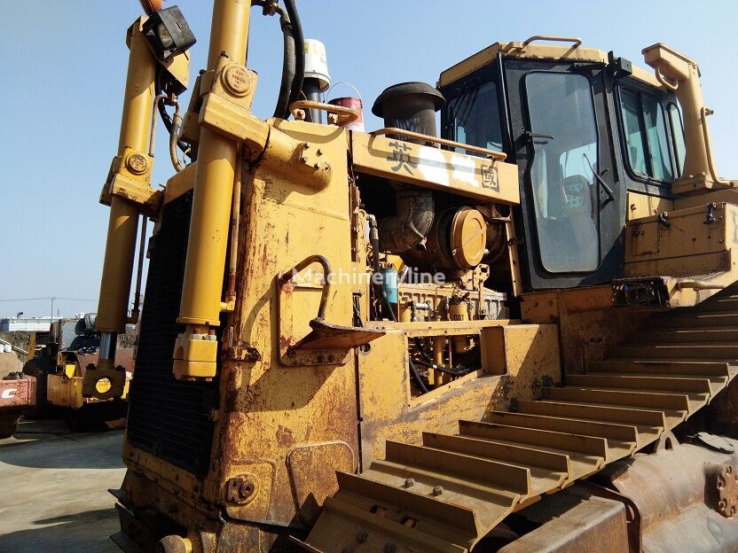 Caterpillar D8R bulldozer