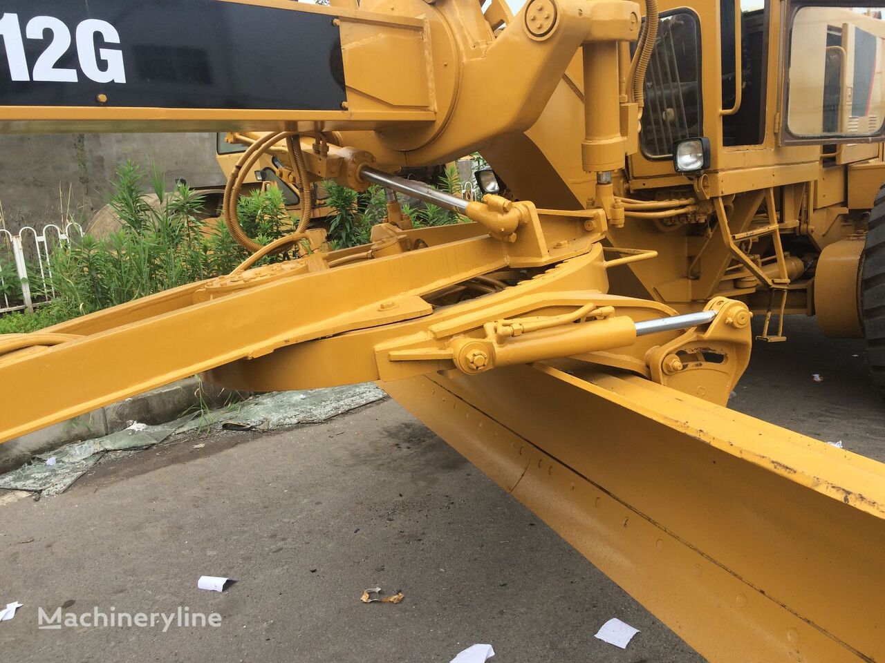 Caterpillar 12G grader